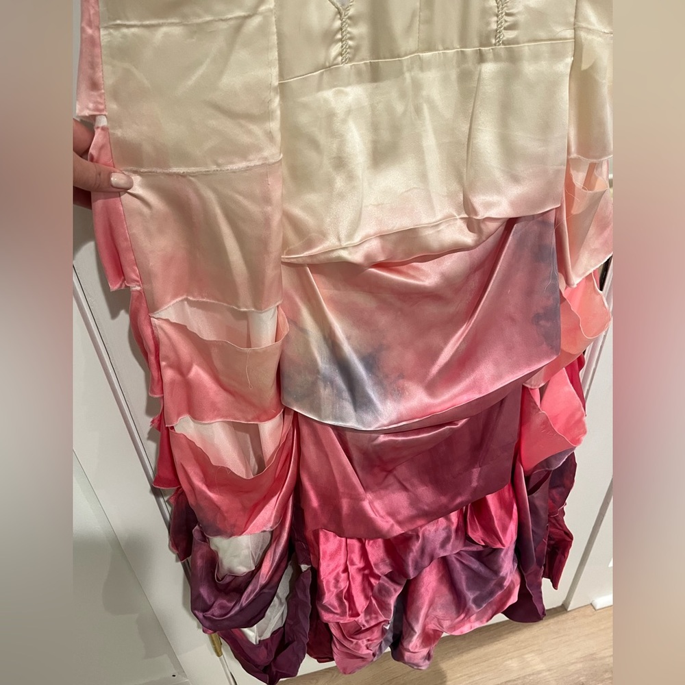 Wai Ching wedding dress - Picture 4 of 12